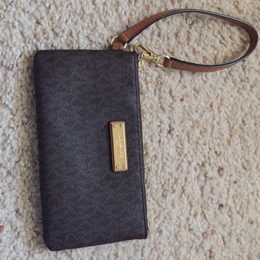 Michael Kors wristlet